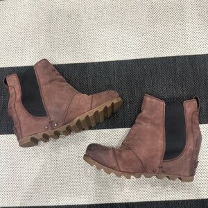 Sorel Lea Brown Wedge Ankle Boots | 9.5